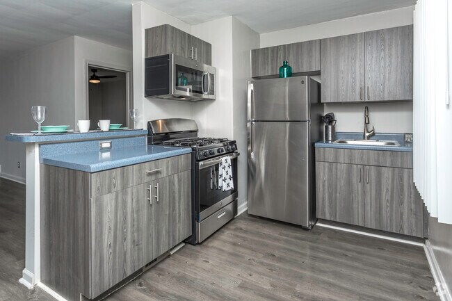 1BR, 1BA - 750 SF Lower - RCI Manderson