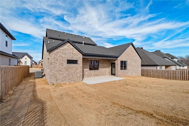 Building Photo - 1821 Lotus Rd