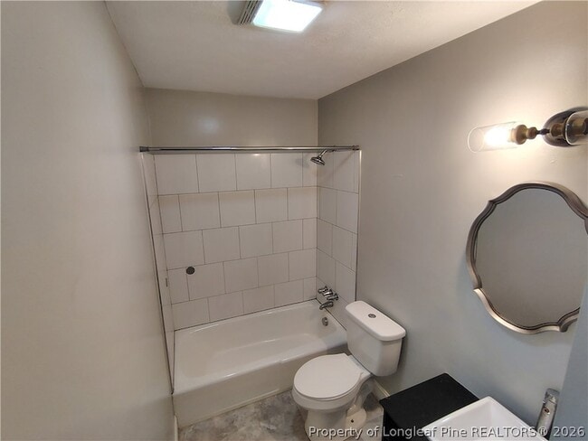 Building Photo - 515 Farmview Dr