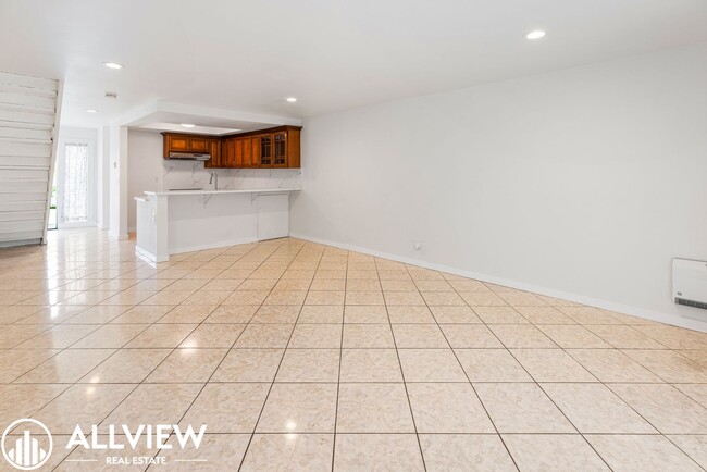 Building Photo - Beautifully Renovated 2-bedroom, 1.5-bath ...