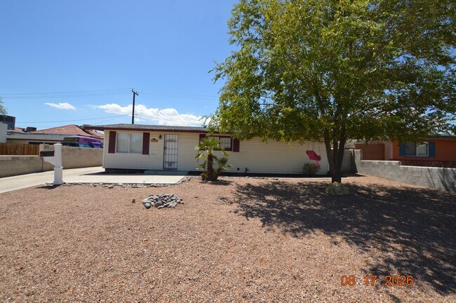 Building Photo - 5617 Evergreen Ave