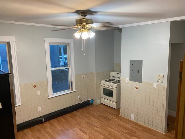 Building Photo - 63 Marshfield St