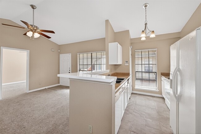 Building Photo - 2211 S Kirkwood Rd