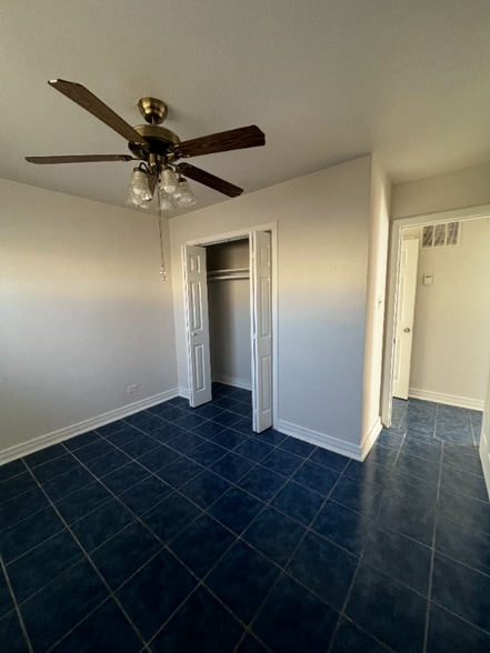 Building Photo - 9136 S Anthony Ave