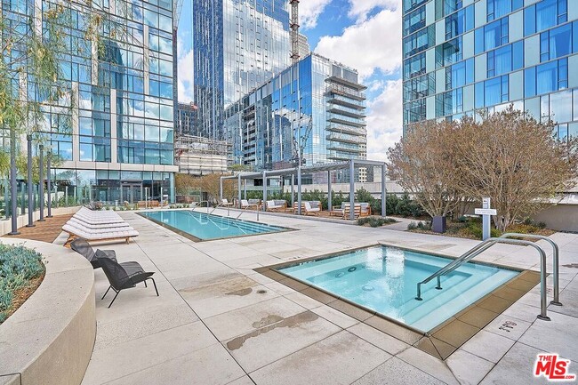 Building Photo - 889 Francisco St