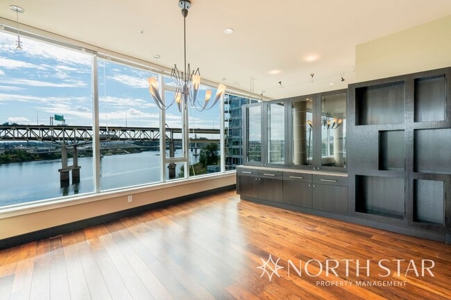 Building Photo - Stunning Views at The Strand