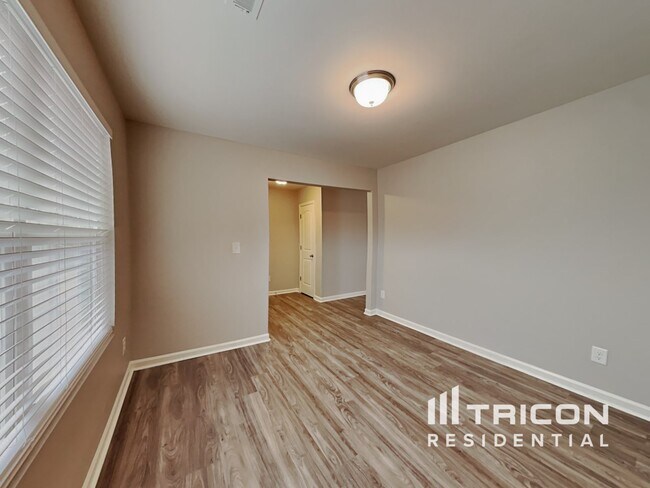 Building Photo - 127 Coddington Ln