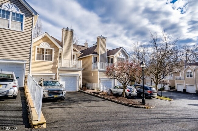 Building Photo - 8 Springholm Dr