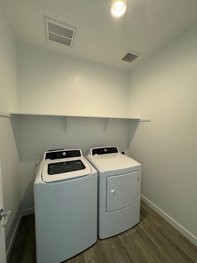 Building Photo - 4 bedroom Nextgen home in Phoenix