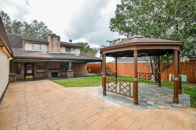 Building Photo - 2407 Sugar Mill Dr