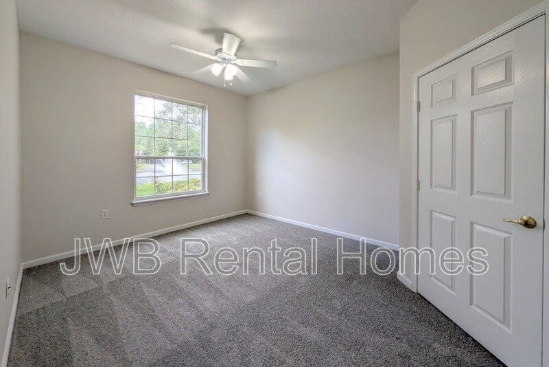 Building Photo - 10550 Baymeadows Rd