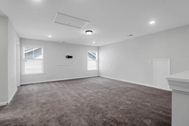 Building Photo - Pristine and Calm Home in Moncks Corner