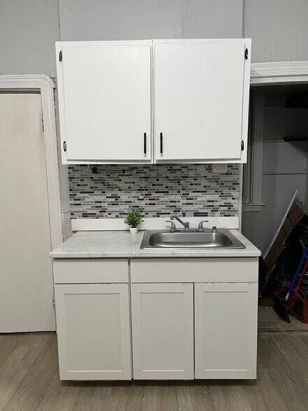 Building Photo - 87 Devon St