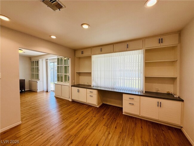 Building Photo - 1208 Buehler Dr