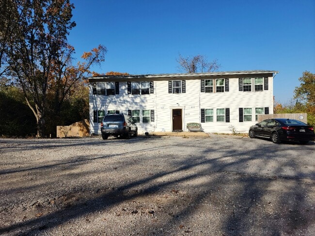 Building Photo - 2526 Gravois Rd