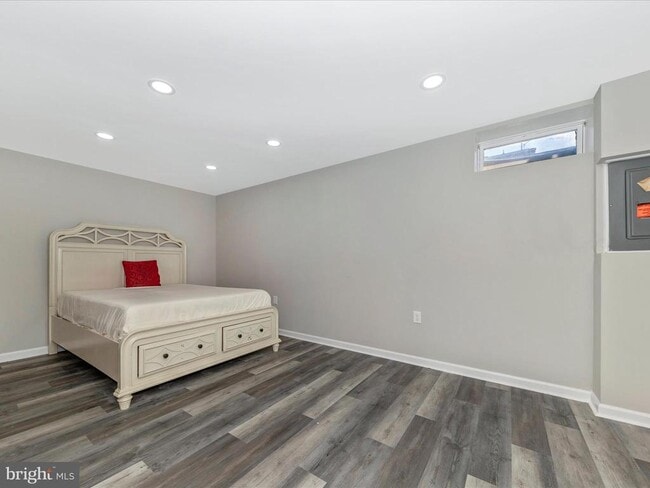 Building Photo - 12461 Quail Woods Dr