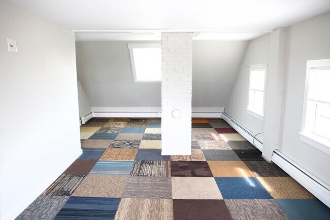 Building Photo - 43 Beacon St