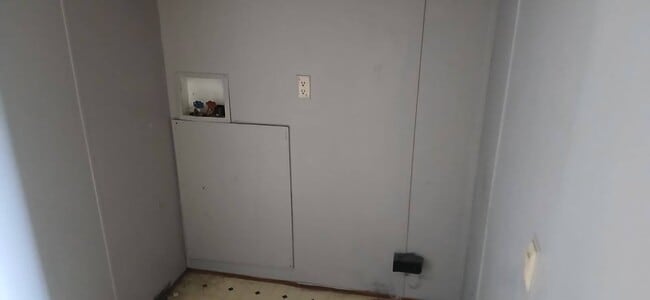 Building Photo - 2711 Windy Hill Rd