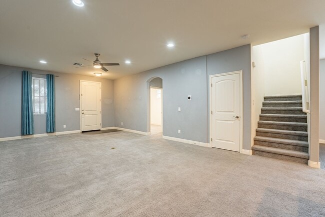 Building Photo - Verrado Living - 4 Bedrooms & 3 Baths!