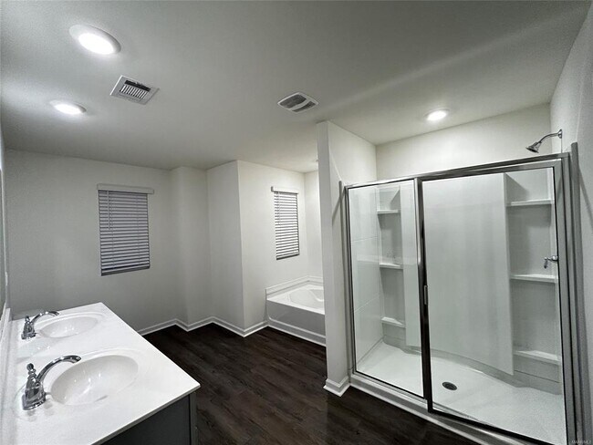 Building Photo - 5157 Sedona Dr