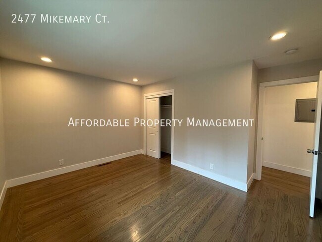 Building Photo - 2477 Mikemary Ct