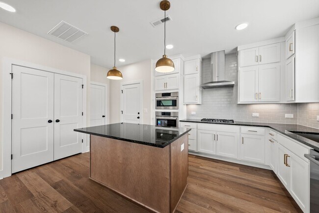 Building Photo - 3018 White Rail Dr