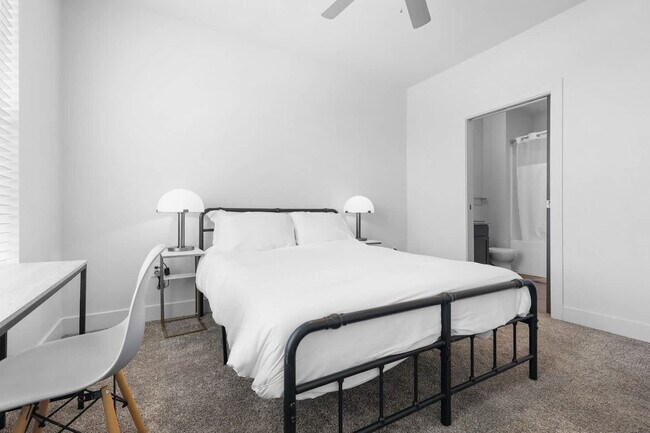 Building Photo - 8506 Westfield Blvd