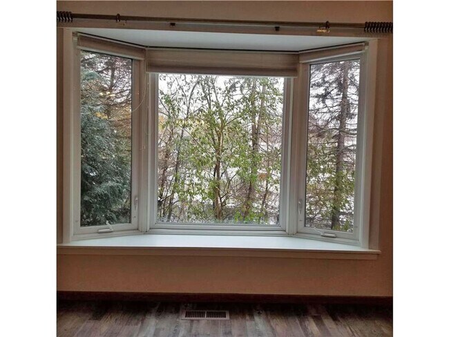 Building Photo - Awesome golden valley townhouse with 2 beds and 2.5 baths available 6/1/2024!