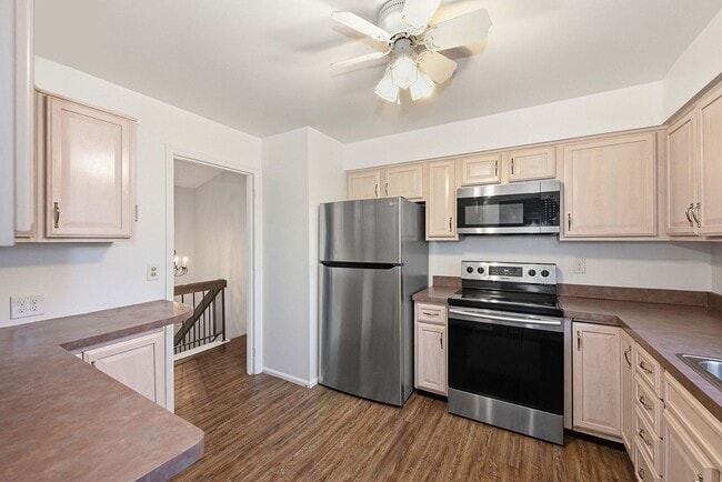 Building Photo - WESTWOOD - Spacious 3 bed 2.5 ba 2 car garage