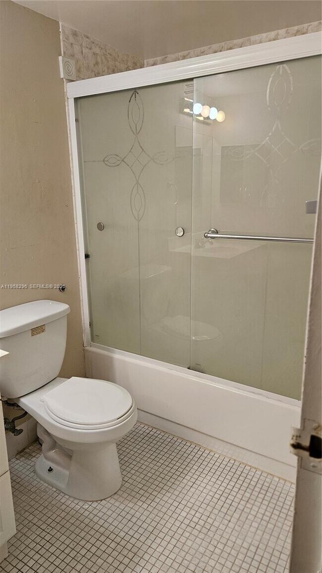 Building Photo - 16851 NE 23rd Ave