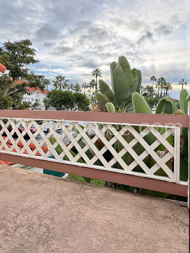 Building Photo - 9352 Twin Trails Dr