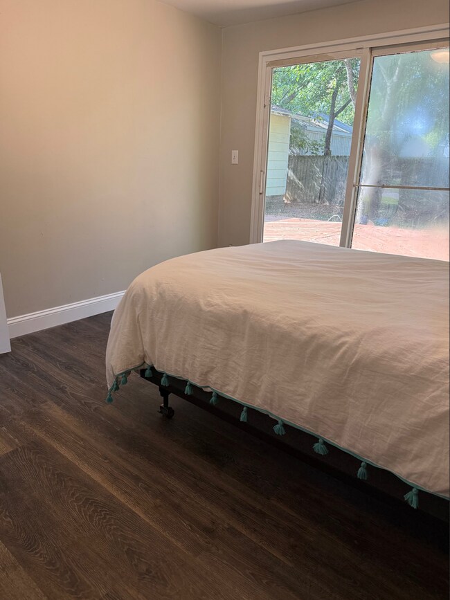 Building Photo - LAND CONTRACT (RENT-TO-OWN)