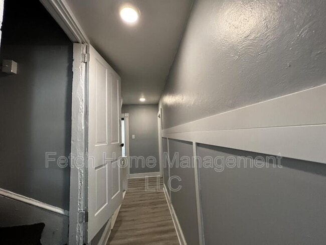 Building Photo - 538 Chester St