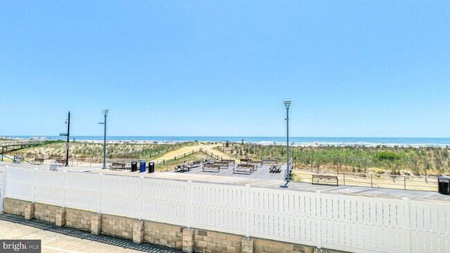 Building Photo - 108 S Montpelier Ave