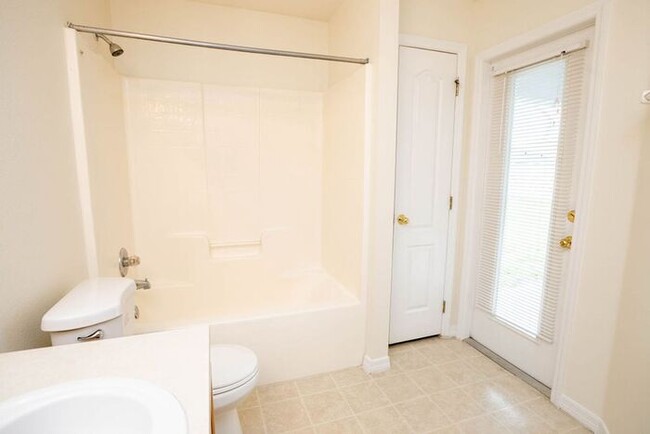 Building Photo - Single family home in Keystone Pointe, St....