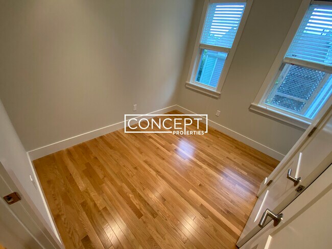 Building Photo - 70 Spring St