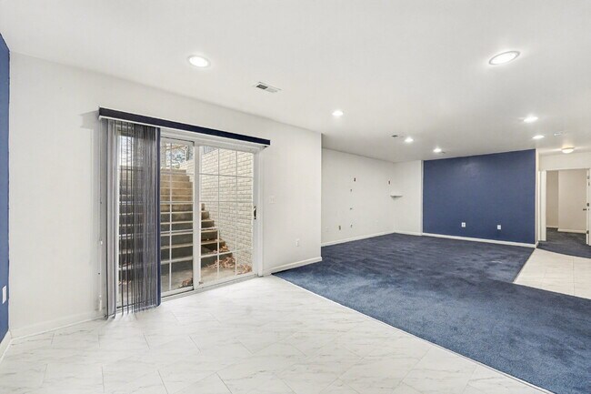 Building Photo - 9 Gallery Rd