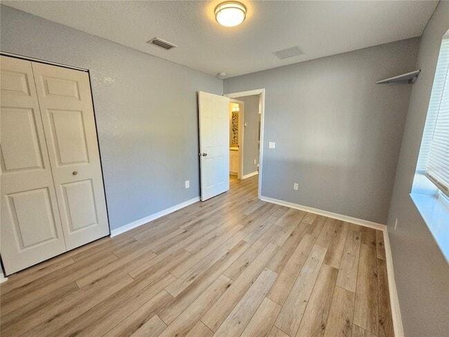 Building Photo - 8470 Drolet Ave