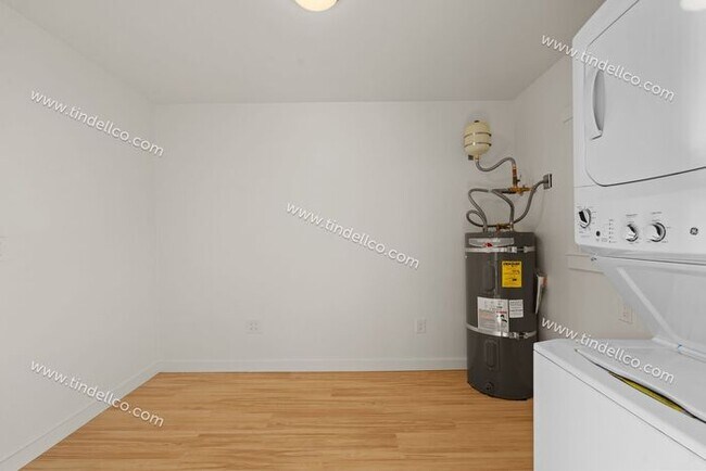 Building Photo - Charming 2-Bedroom Home with Fenced Yard in St. Johns - Pets Welcome!