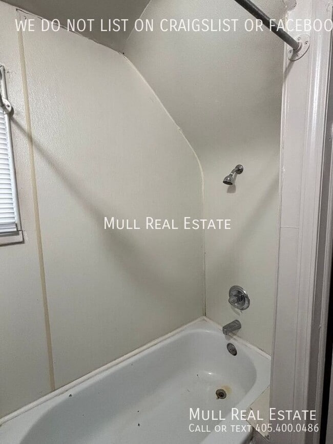 Building Photo - 502 1/2 N Wentz Street-