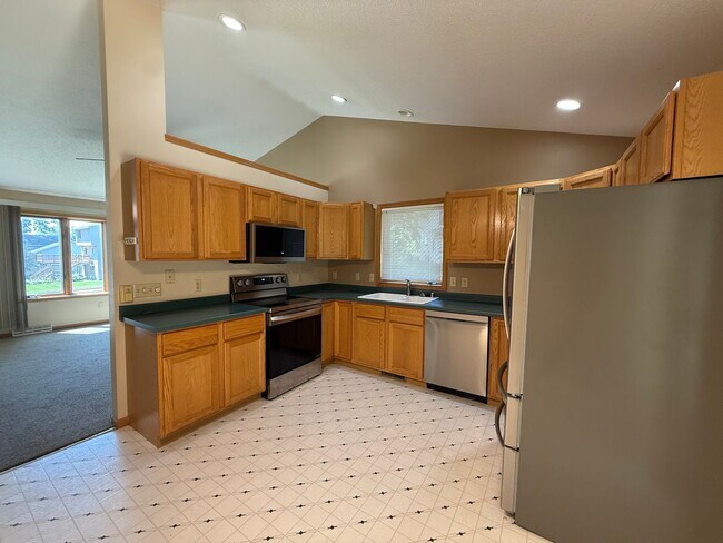 Building Photo - 6078 Croix Dr