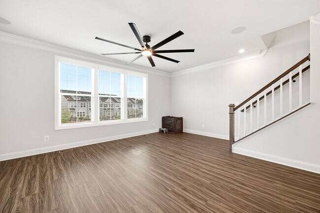 Building Photo - 768 Park Ridge Dr