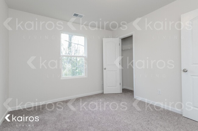 Building Photo - 945 Clayton Ct