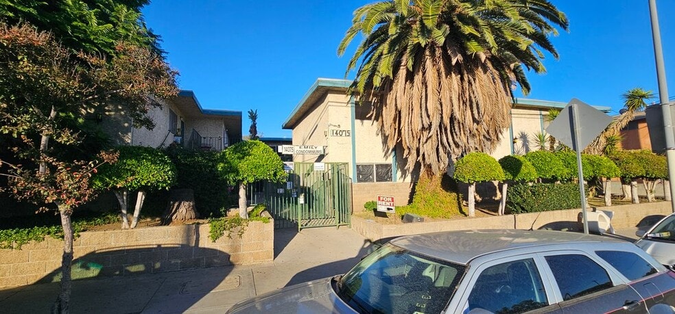 Primary Photo - 14075 Foothill Blvd