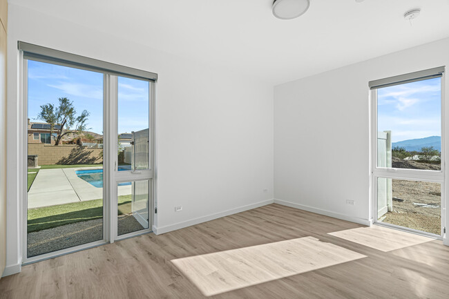 Building Photo - 13852 Scenic Crest Cir