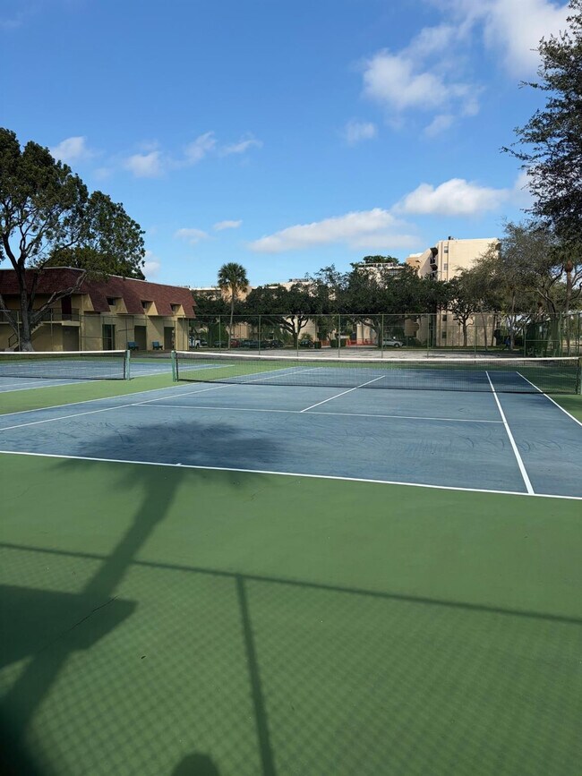 Building Photo - 3590 Blue Lake Dr