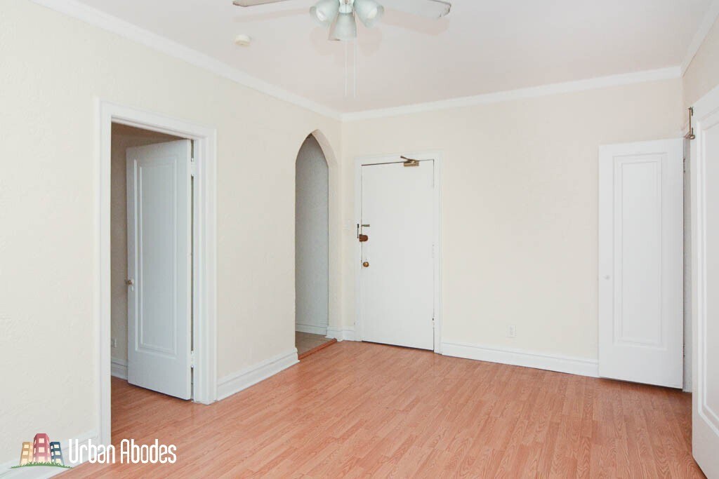 Building Photo - 4830 N Damen Ave