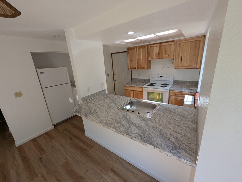 Building Photo - 853 San Juan Blvd