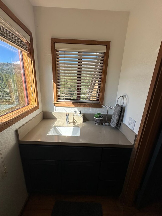 Building Photo - Spacious Aspen Creek Condo with Loft & Mountain Views – Mammoth Lakes (Available in the Springtime)