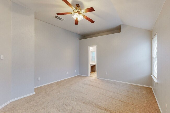 Building Photo - Lovely Updated home in Princeton Park!